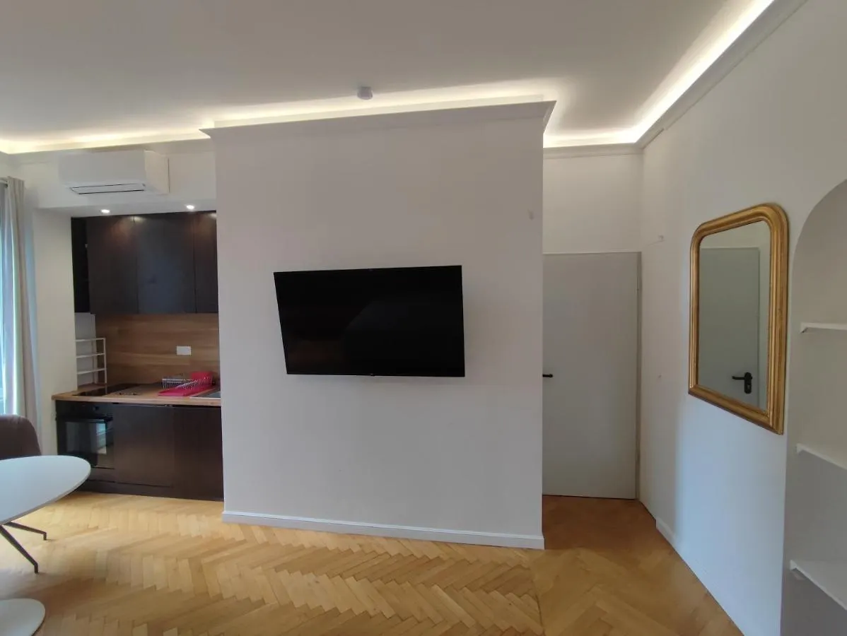 Nice Central Boutique Studio Apartments 1
